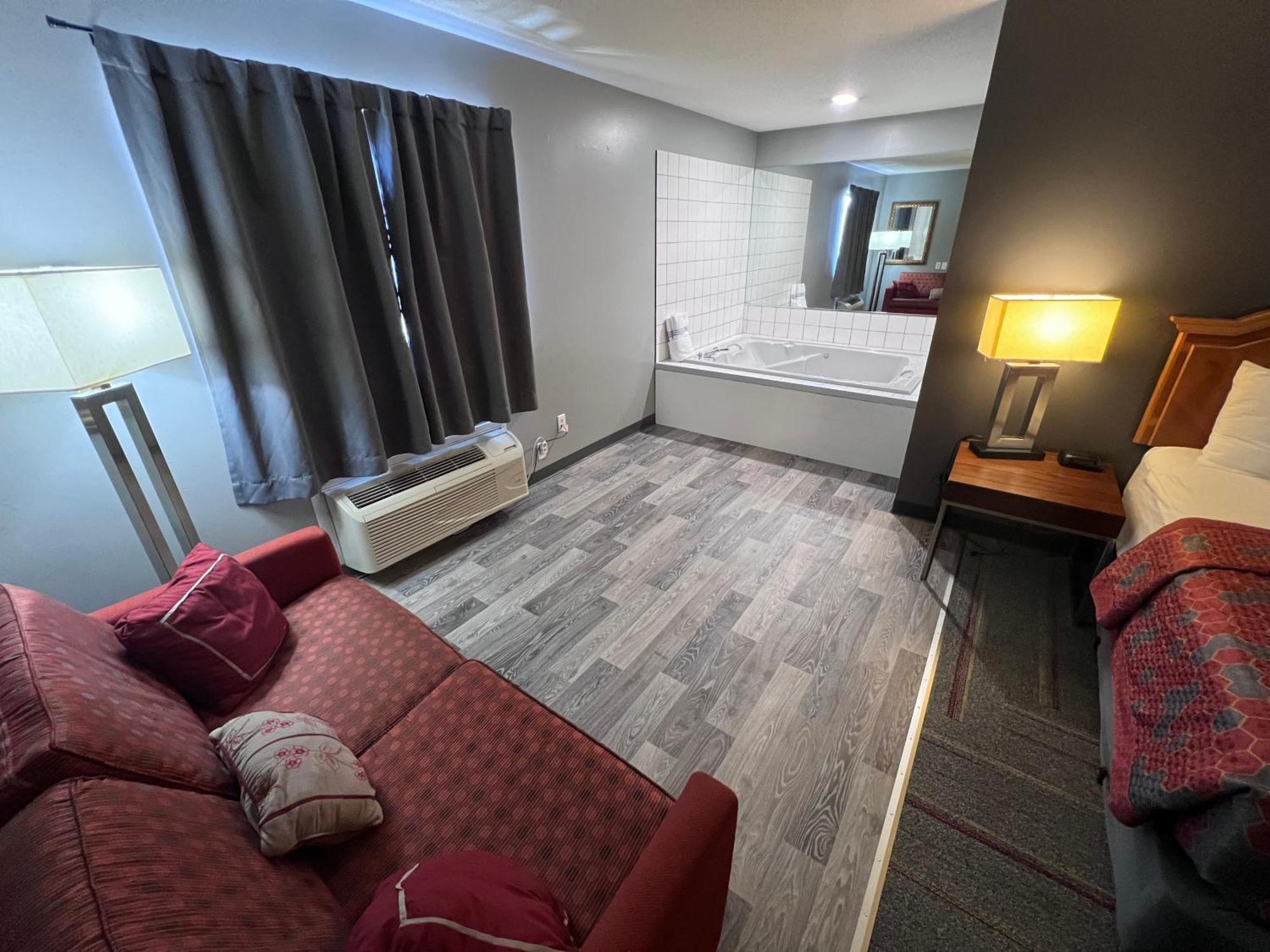 American Inn And Suites Ionia Екстер'єр фото