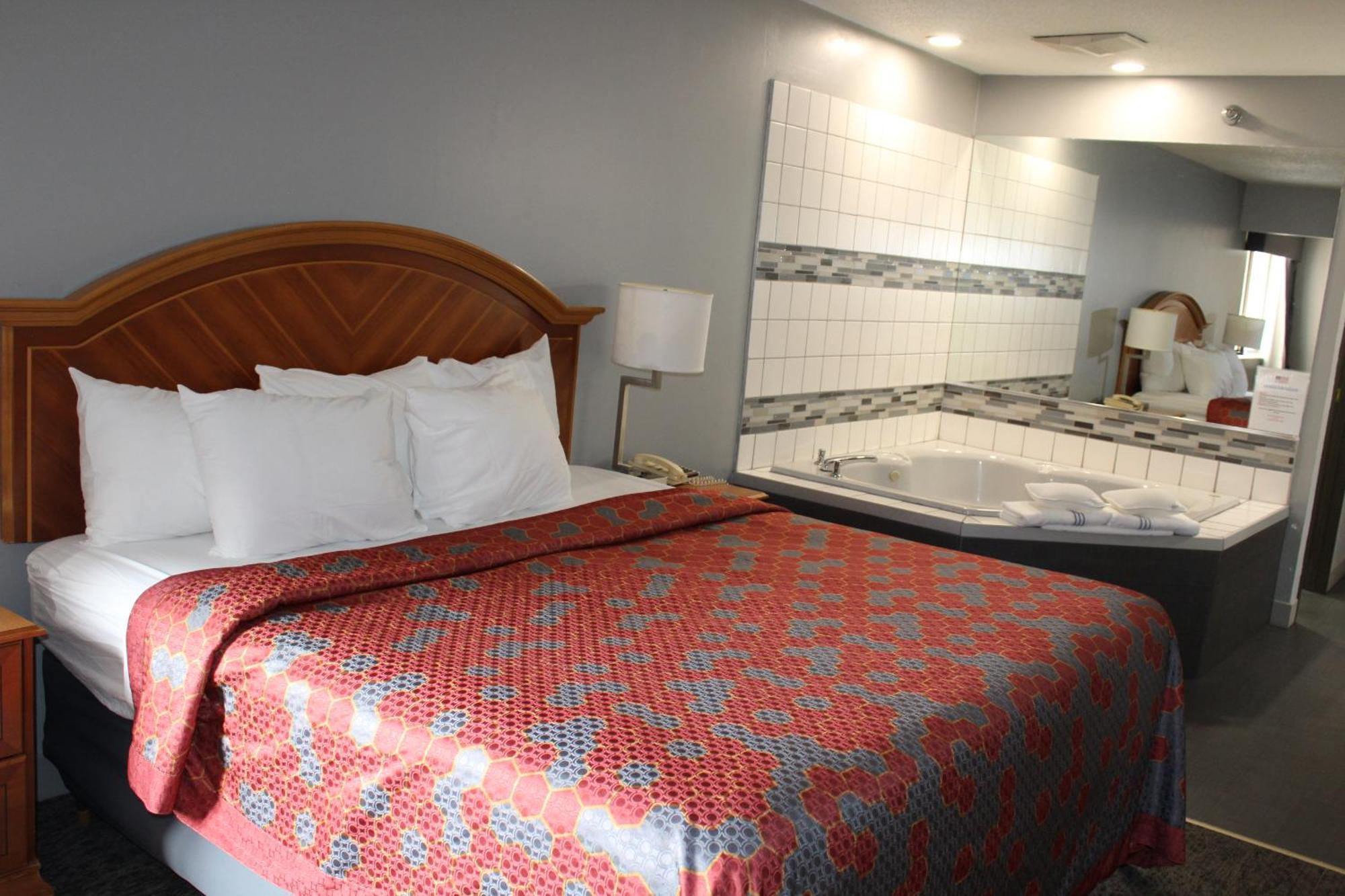 American Inn And Suites Ionia Екстер'єр фото