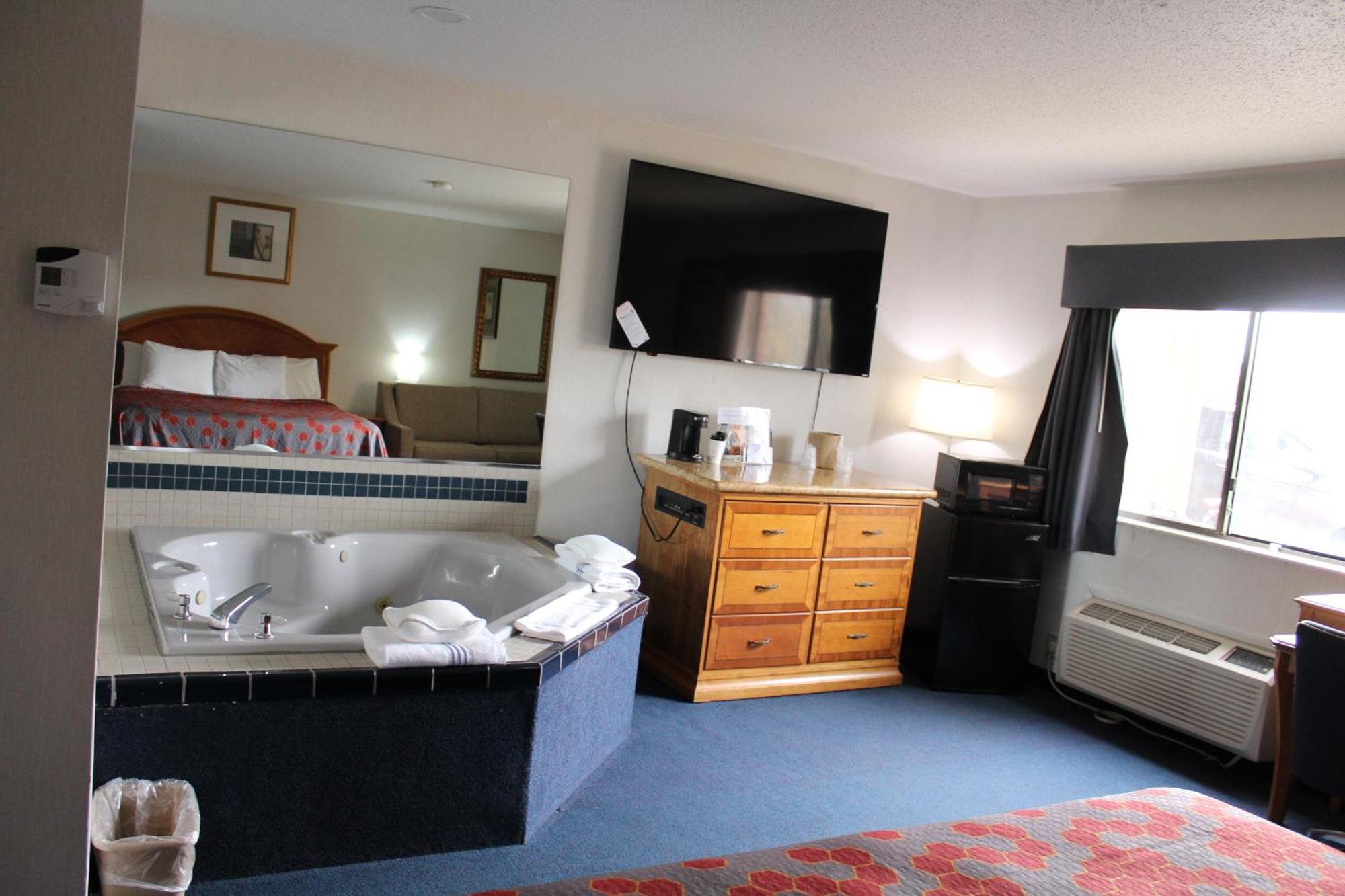 American Inn And Suites Ionia Екстер'єр фото