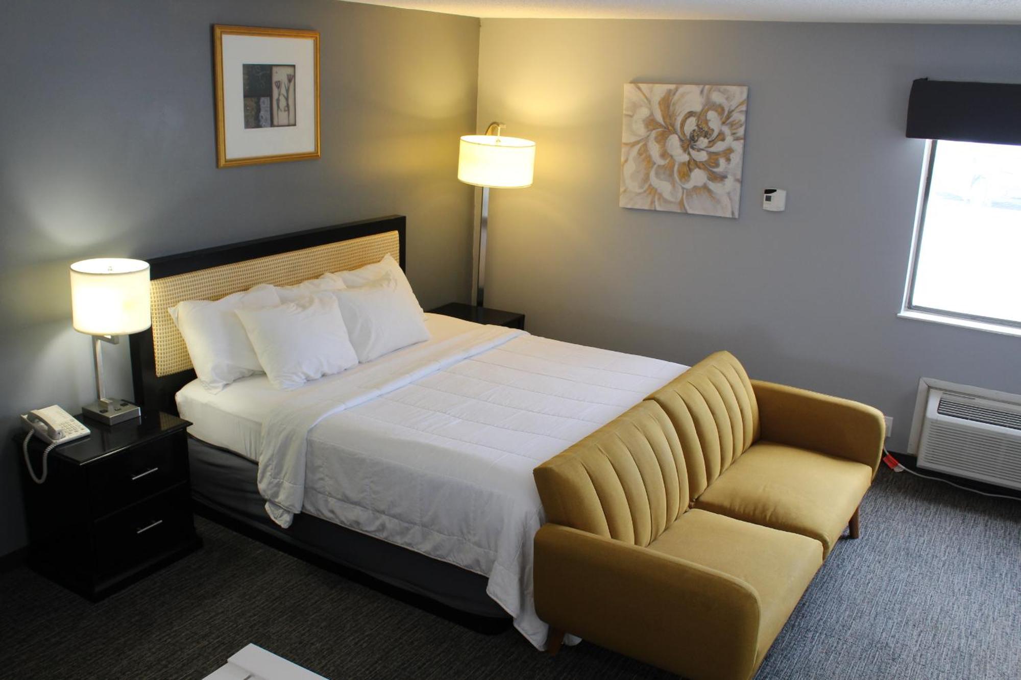 American Inn And Suites Ionia Екстер'єр фото