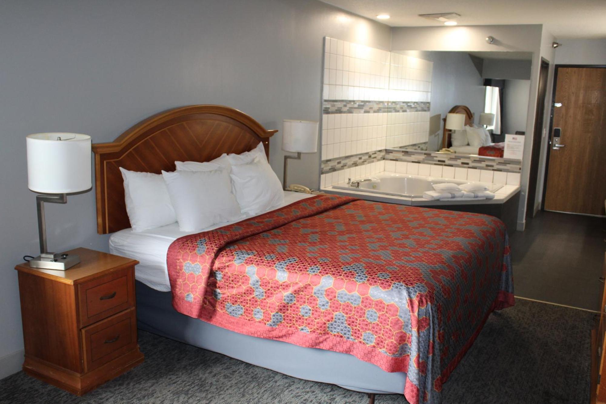 American Inn And Suites Ionia Екстер'єр фото